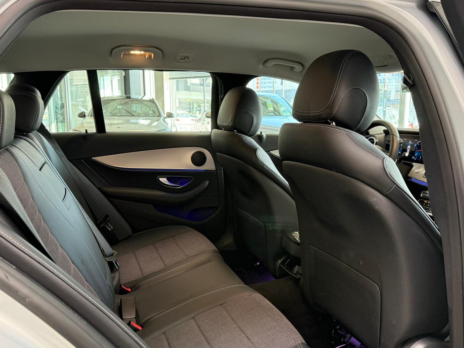 Mercedes-Benz E 220 T d AVANTGARDE AHK+MBUXHIGH+SIDEBAGSFOND foto 18