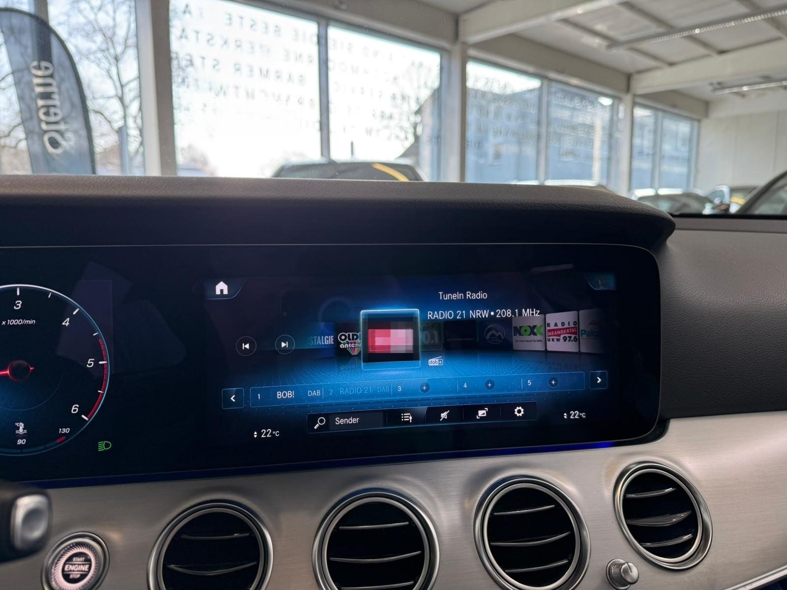 Mercedes-Benz E 220 T d AVANTGARDE AHK+MBUXHIGH+SIDEBAGSFOND foto 20