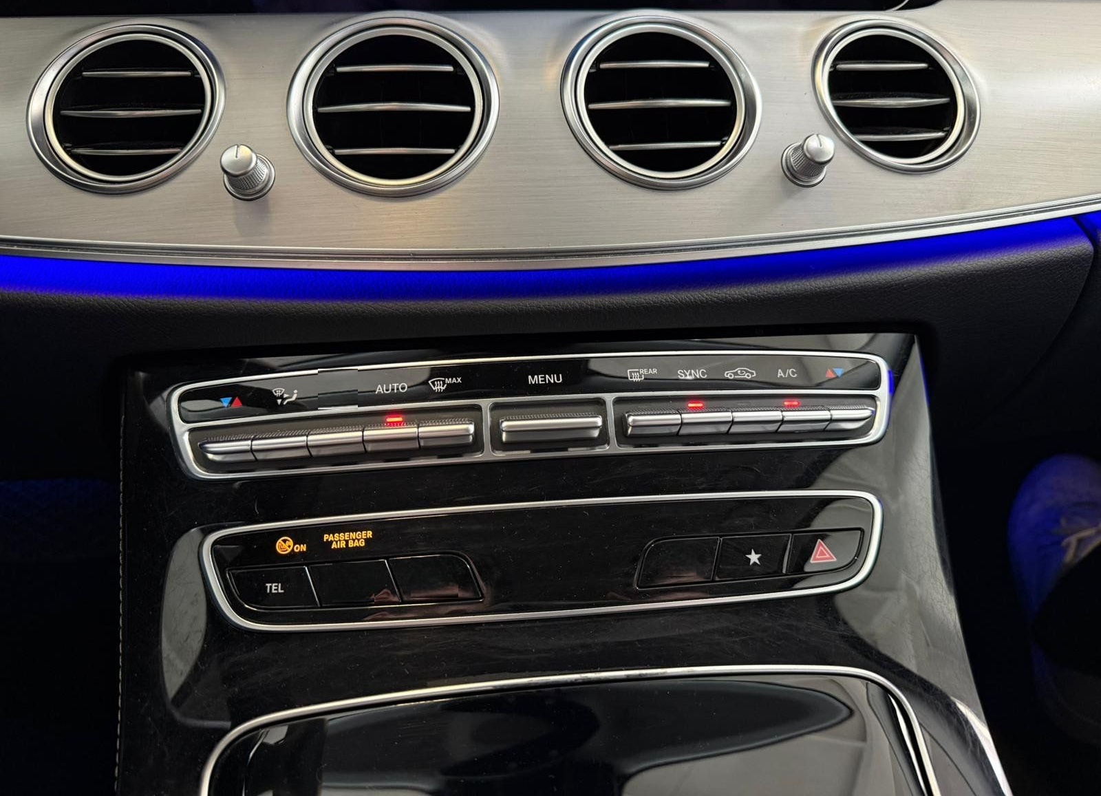 Mercedes-Benz E 220 T d AVANTGARDE AHK+MBUXHIGH+SIDEBAGSFOND foto 21