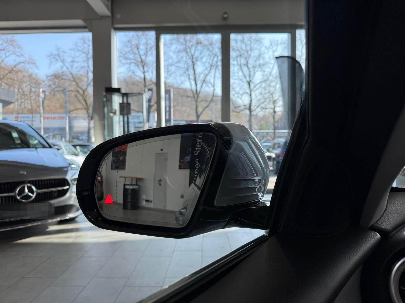Mercedes-Benz E 220 T d AVANTGARDE AHK+MBUXHIGH+SIDEBAGSFOND foto 22