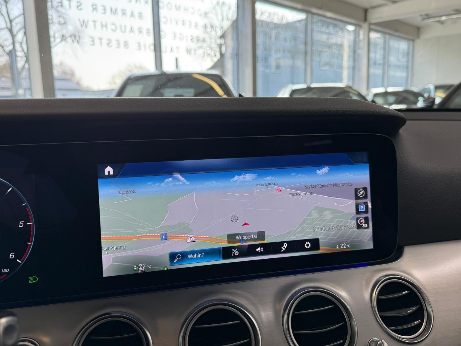 Mercedes-Benz E 220 T d AVANTGARDE AHK+MBUXHIGH+SIDEBAGSFOND foto 24