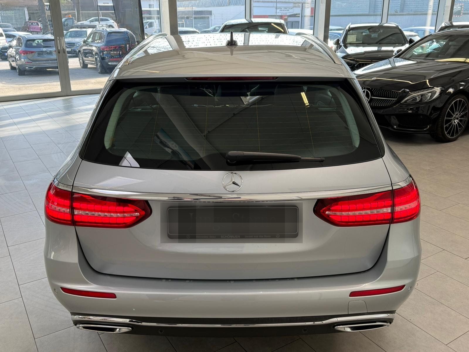 Mercedes-Benz E 220 T d AVANTGARDE AHK+MBUXHIGH+SIDEBAGSFOND foto 5