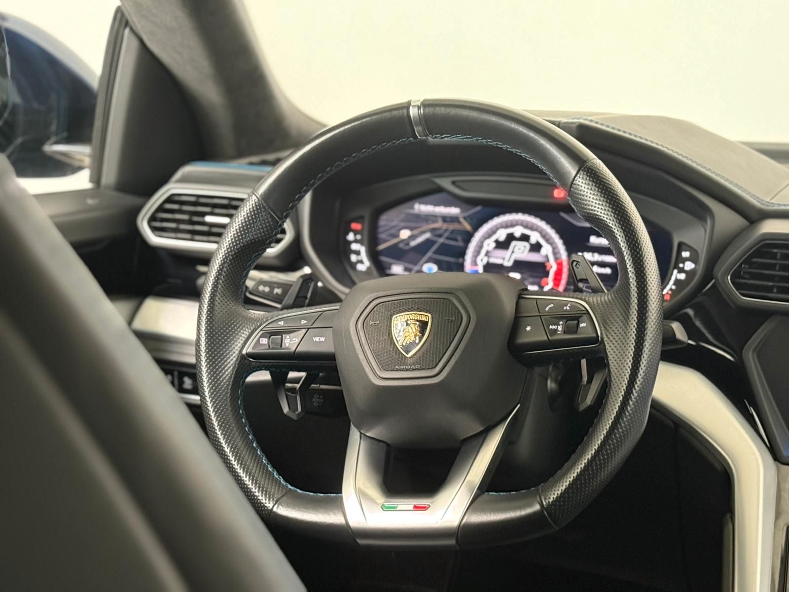Lamborghini Urus 4.0 V8 Pano 360° 3D B&O Massage Luft foto 13