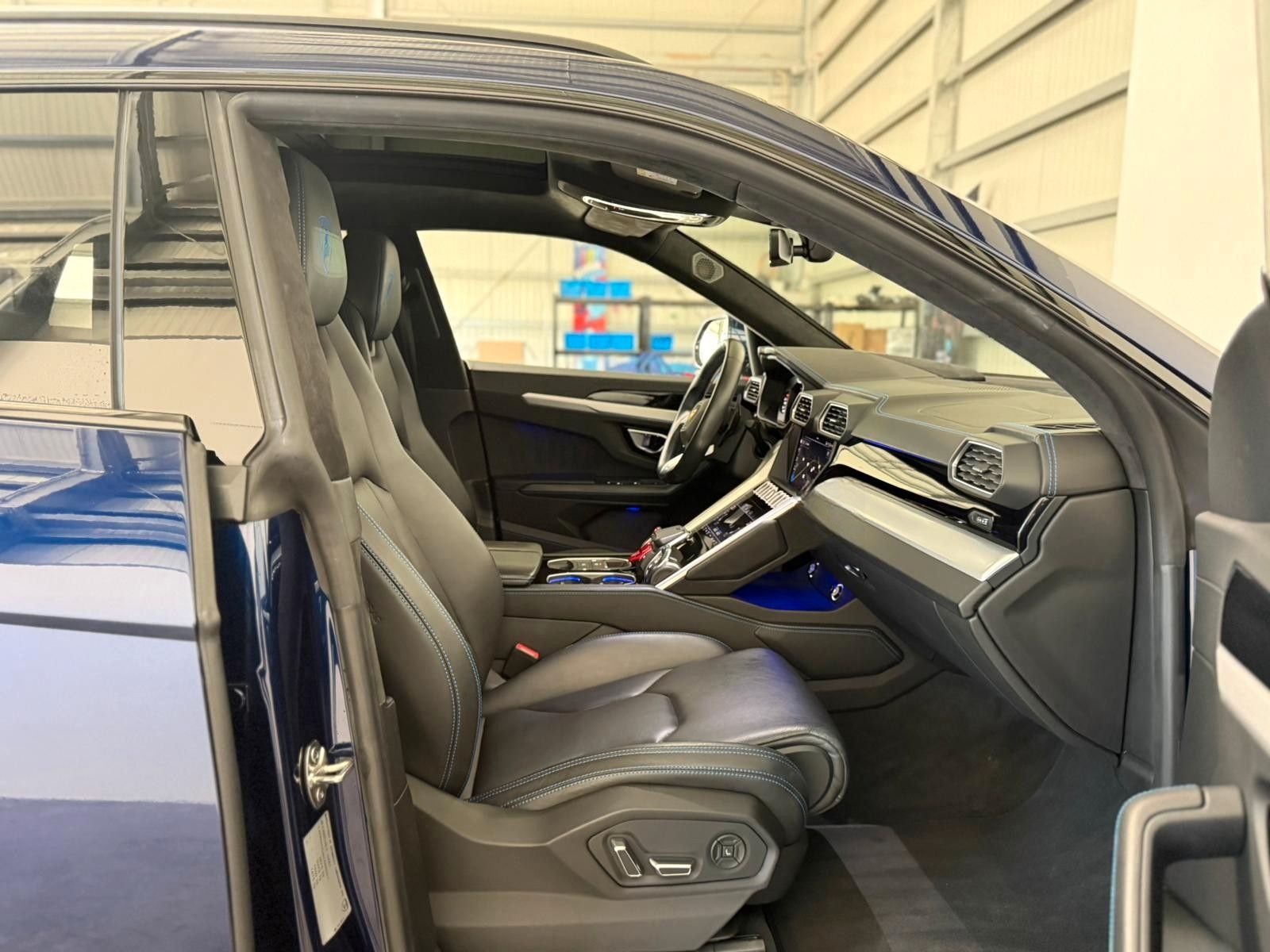 Lamborghini Urus 4.0 V8 Pano 360° 3D B&O Massage Luft foto 16