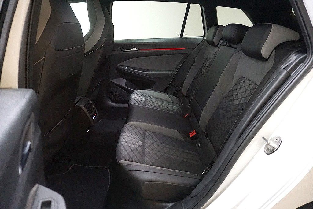 Volkswagen Golf 8 2.0TSI DSG 2xR-Line Virtual AHK Sthz foto 14