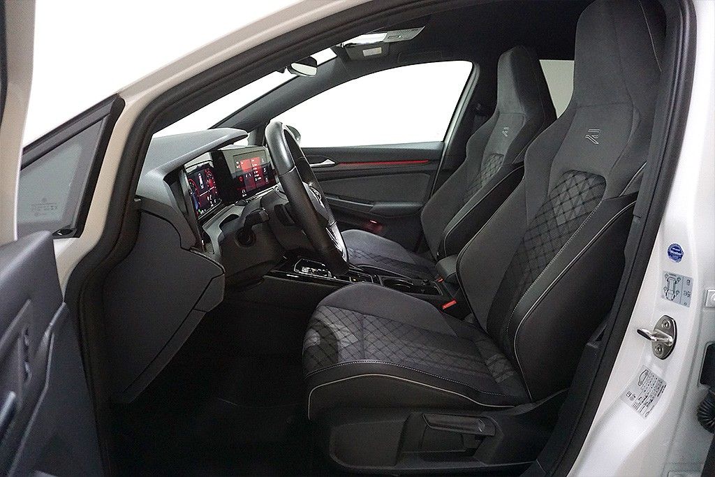 Volkswagen Golf 8 2.0TSI DSG 2xR-Line Virtual AHK Sthz foto 8