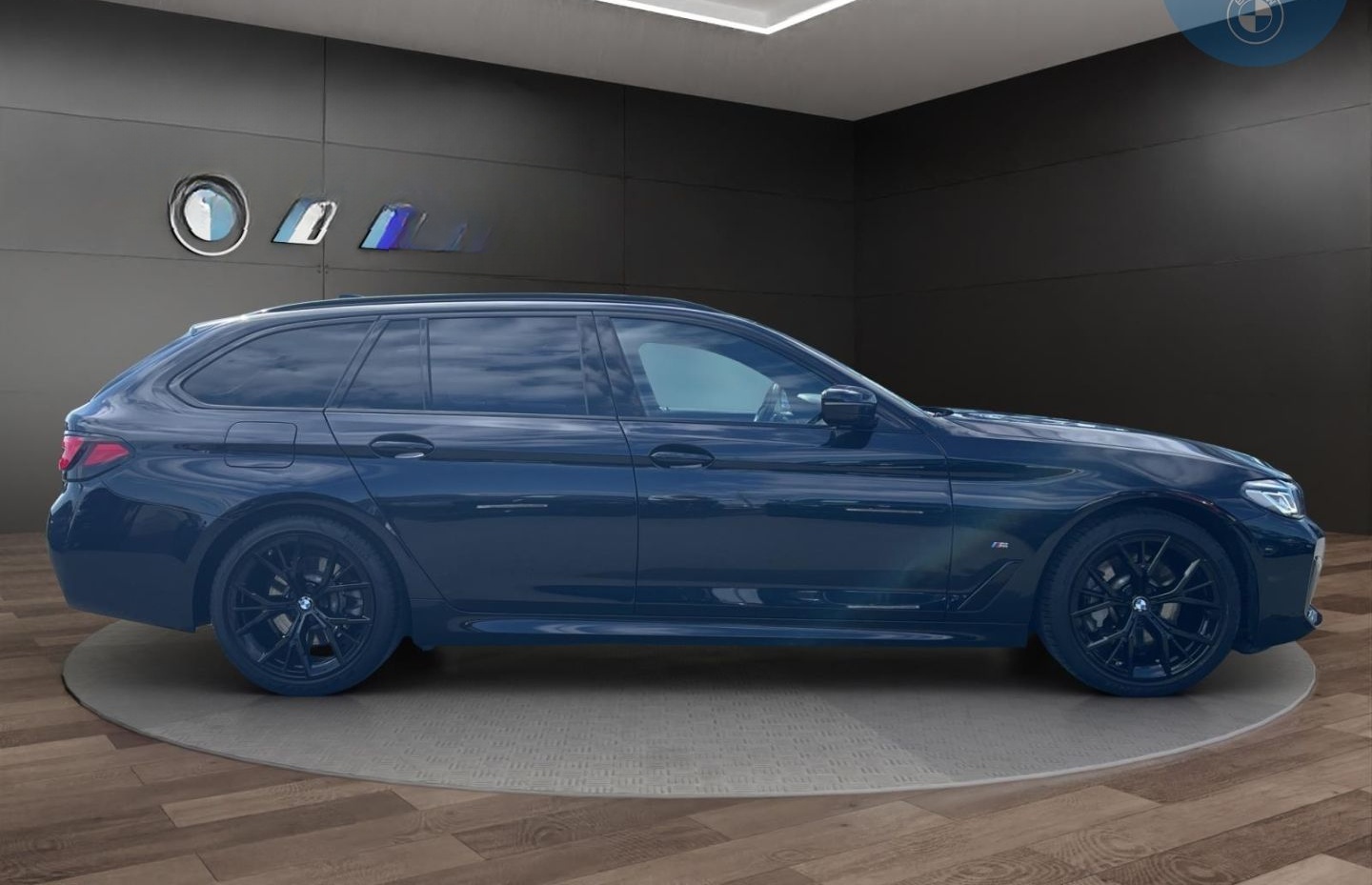 BMW 530 i xDrive M-Sport Touring AHK HUD StandHZG foto 15