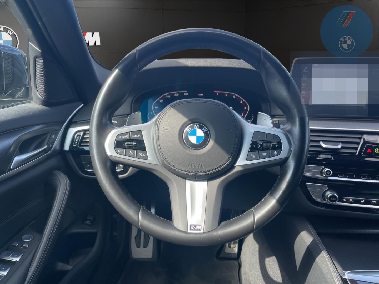 BMW 530 i xDrive M-Sport Touring AHK HUD StandHZG foto 7