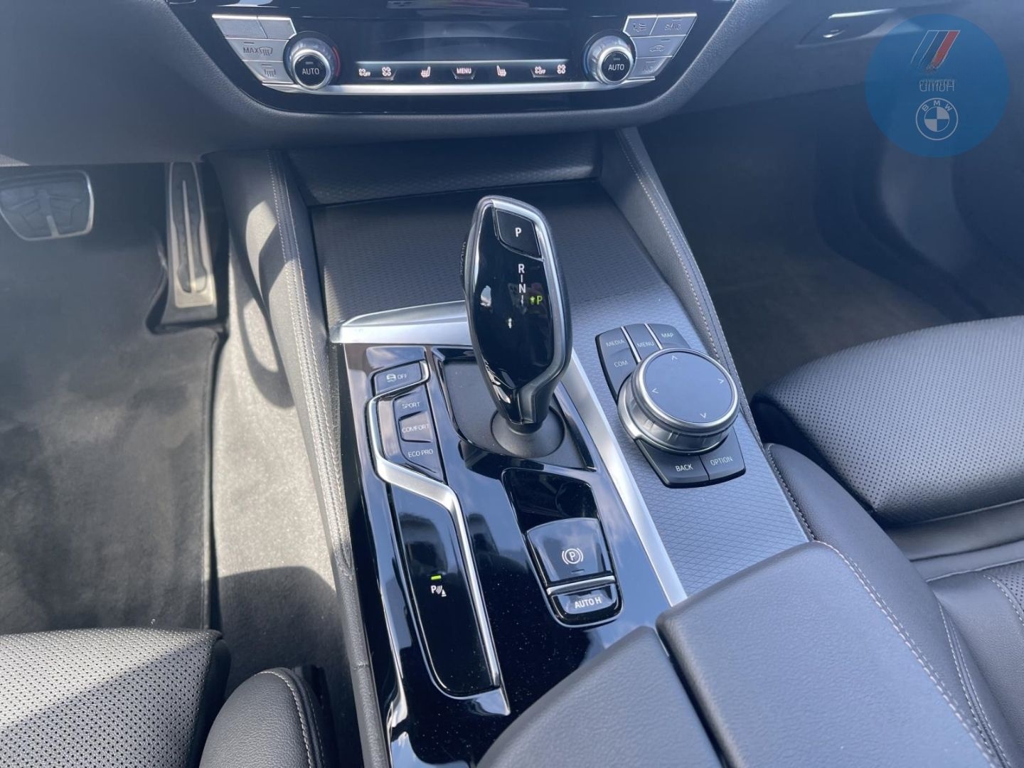 BMW 530 i xDrive M-Sport Touring AHK HUD StandHZG foto 10