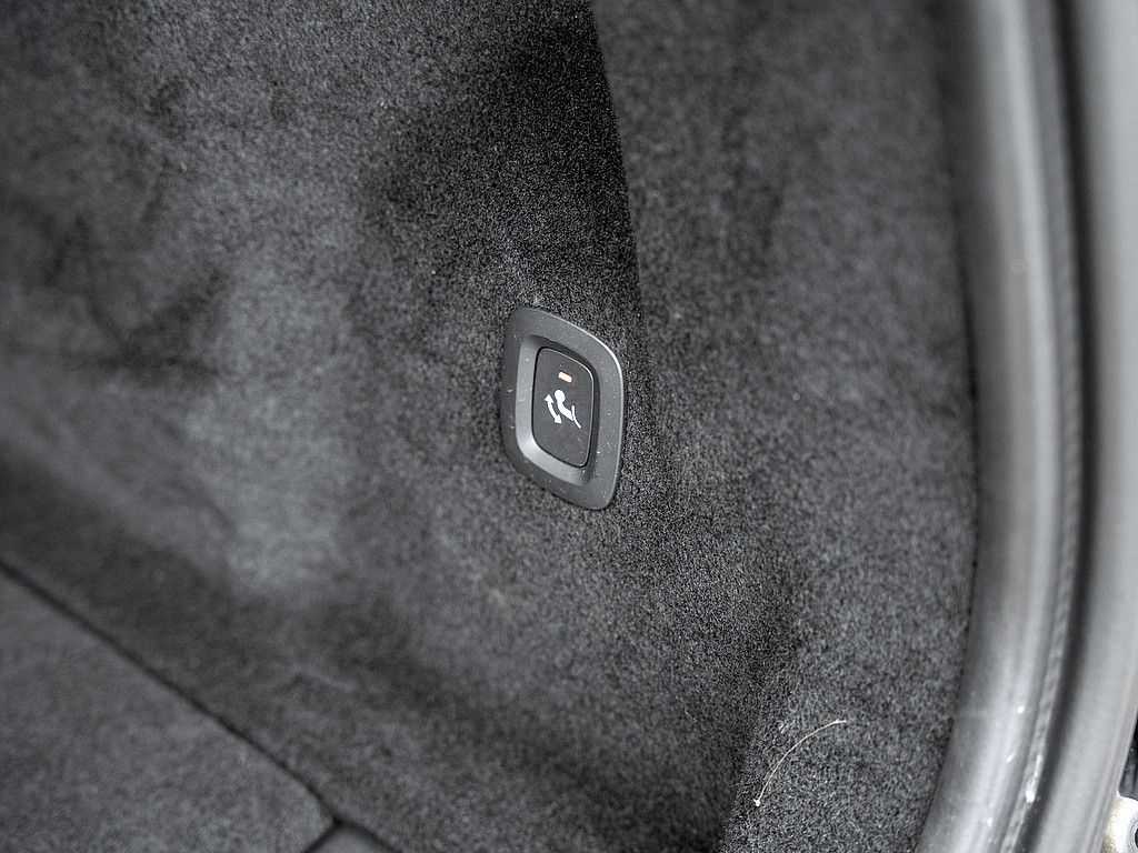 Volvo XC60 D4 R-Design AHK PANORAMADACH SPORTSITZ(E) foto 24