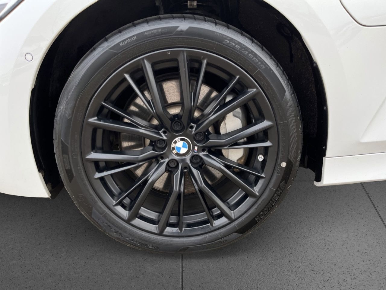 BMW 330e xDri.Tour.,Aut.,Sport Line,AHK,PA,DA,Shzg foto 17