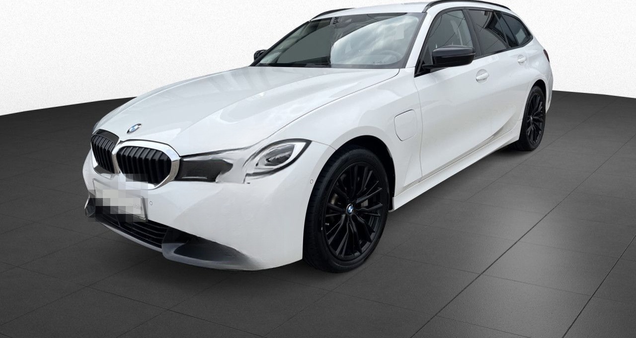 BMW 330e xDri.Tour.,Aut.,Sport Line,AHK,PA,DA,Shzg foto 3