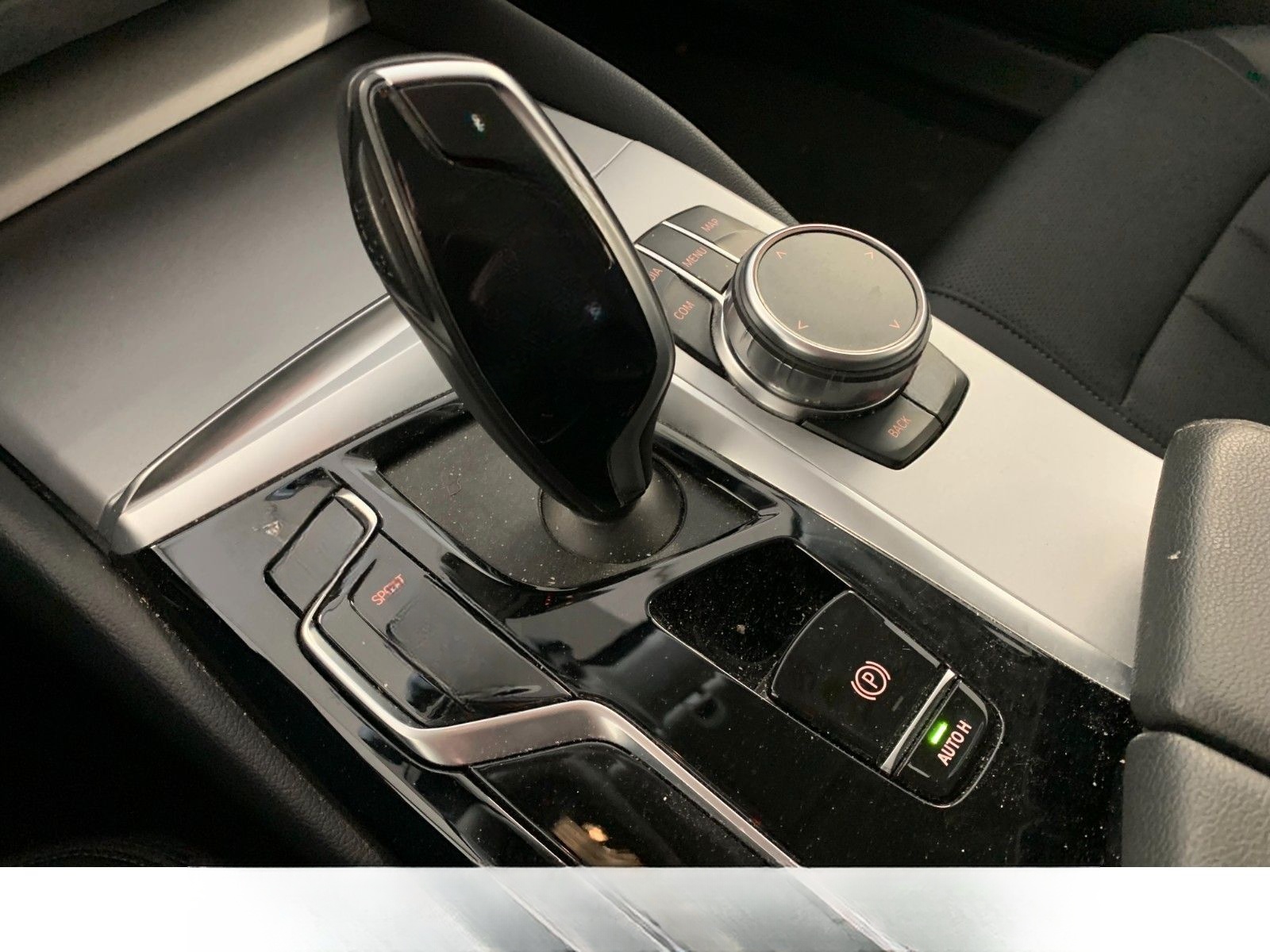 BMW 520 d Touring LED | KAMERA | VOLL-LEDER | AHK foto 9
