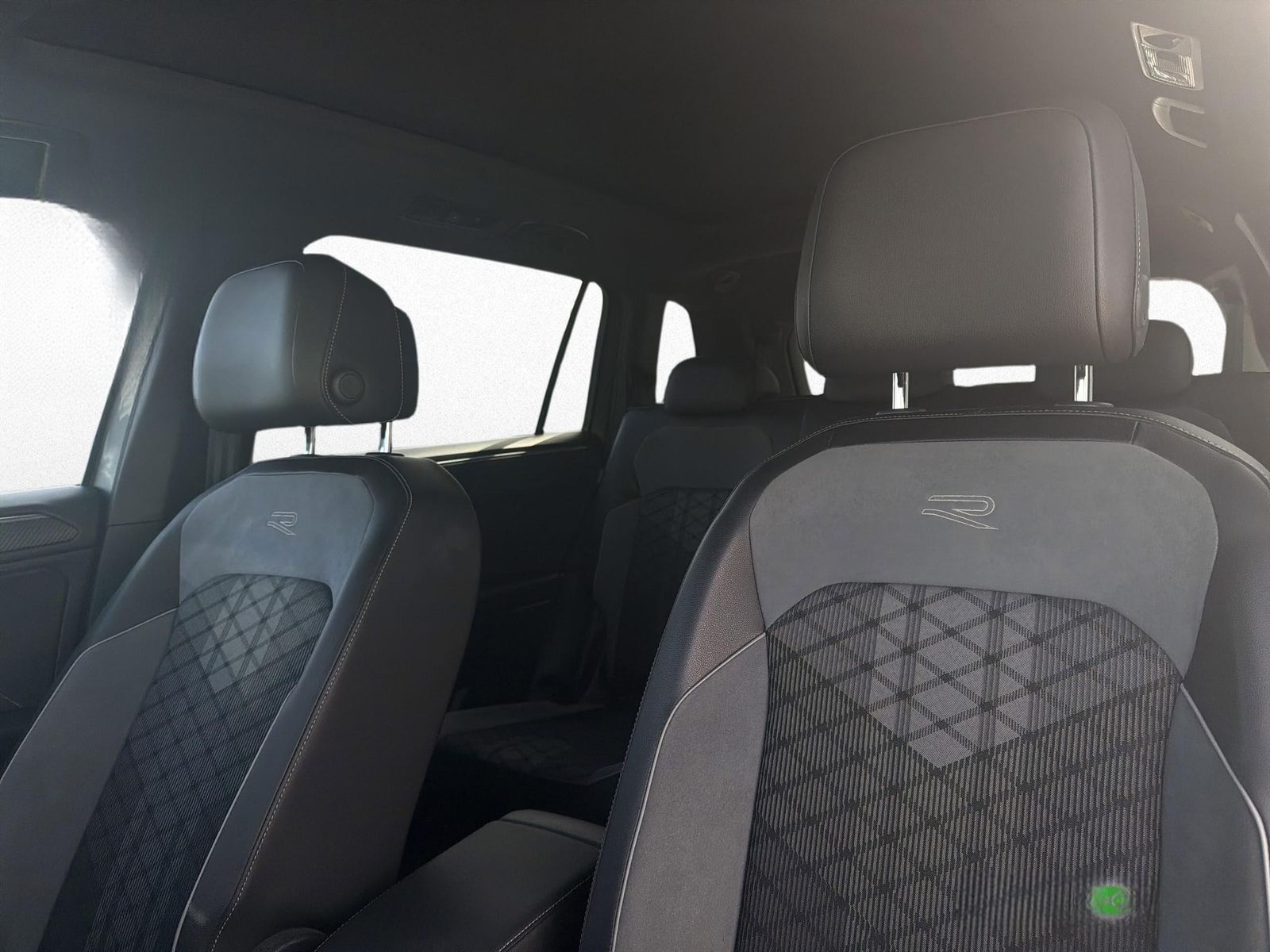 Volkswagen Tiguan Allspace R-Line 2.0 TDI 4MOTION 7-Sitze P foto 8