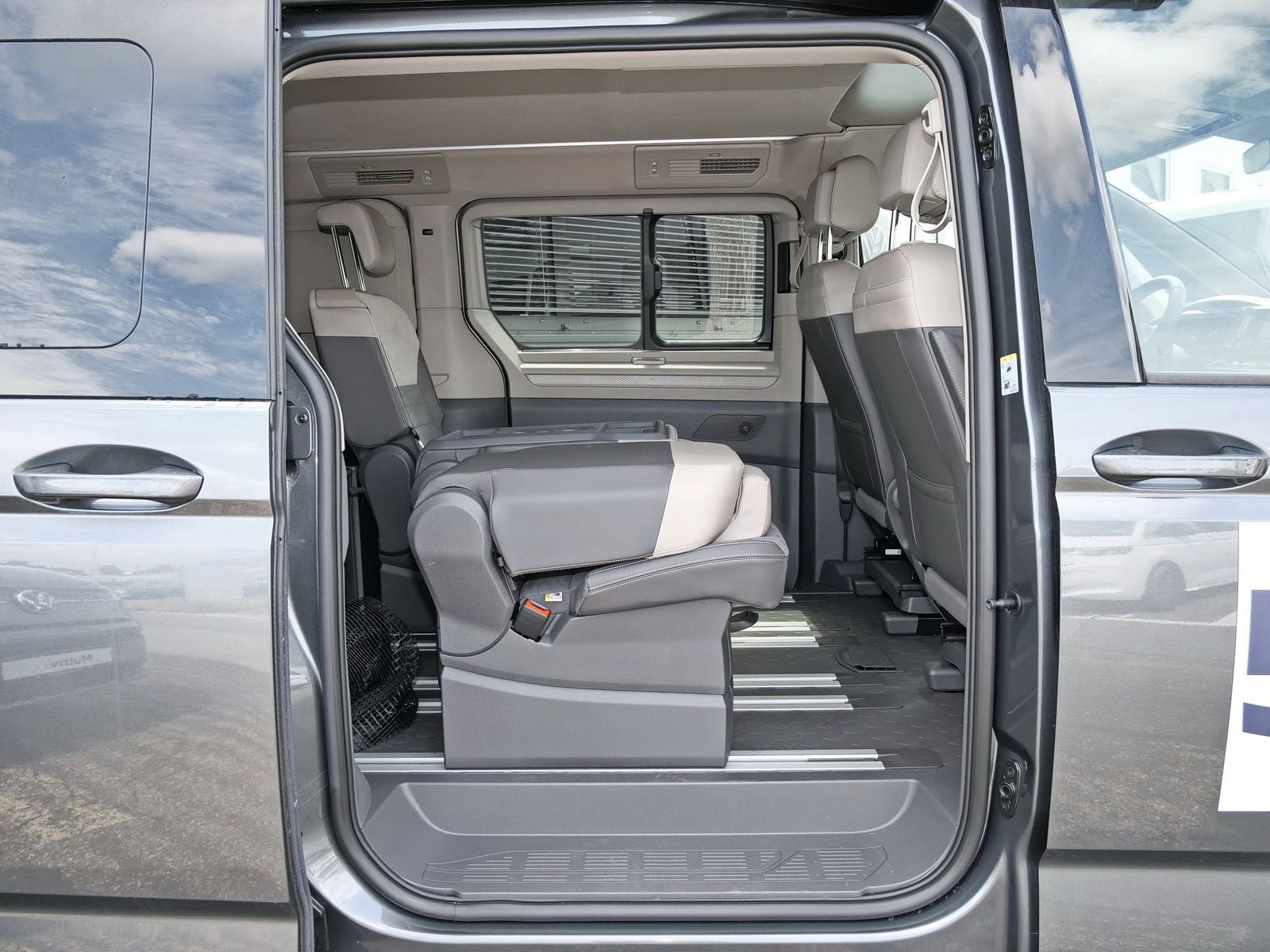 Volkswagen T7 California Beach Tour 2.0 TSI DSG Klima NAVI foto 9