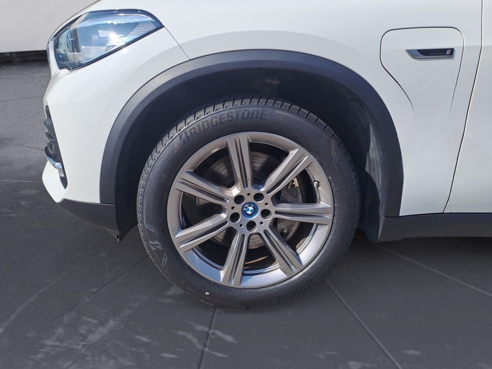 BMW X5 xDrive45e Komfortsitze 20-Zoll Räder Driving  foto 13