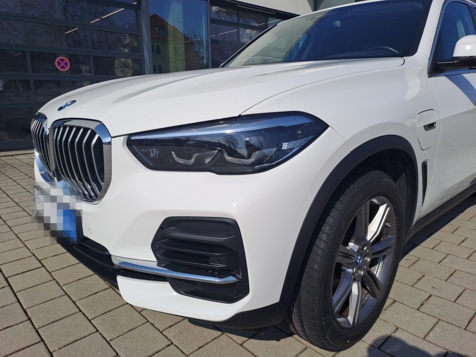 BMW X5 xDrive45e Komfortsitze 20-Zoll Räder Driving  foto 14