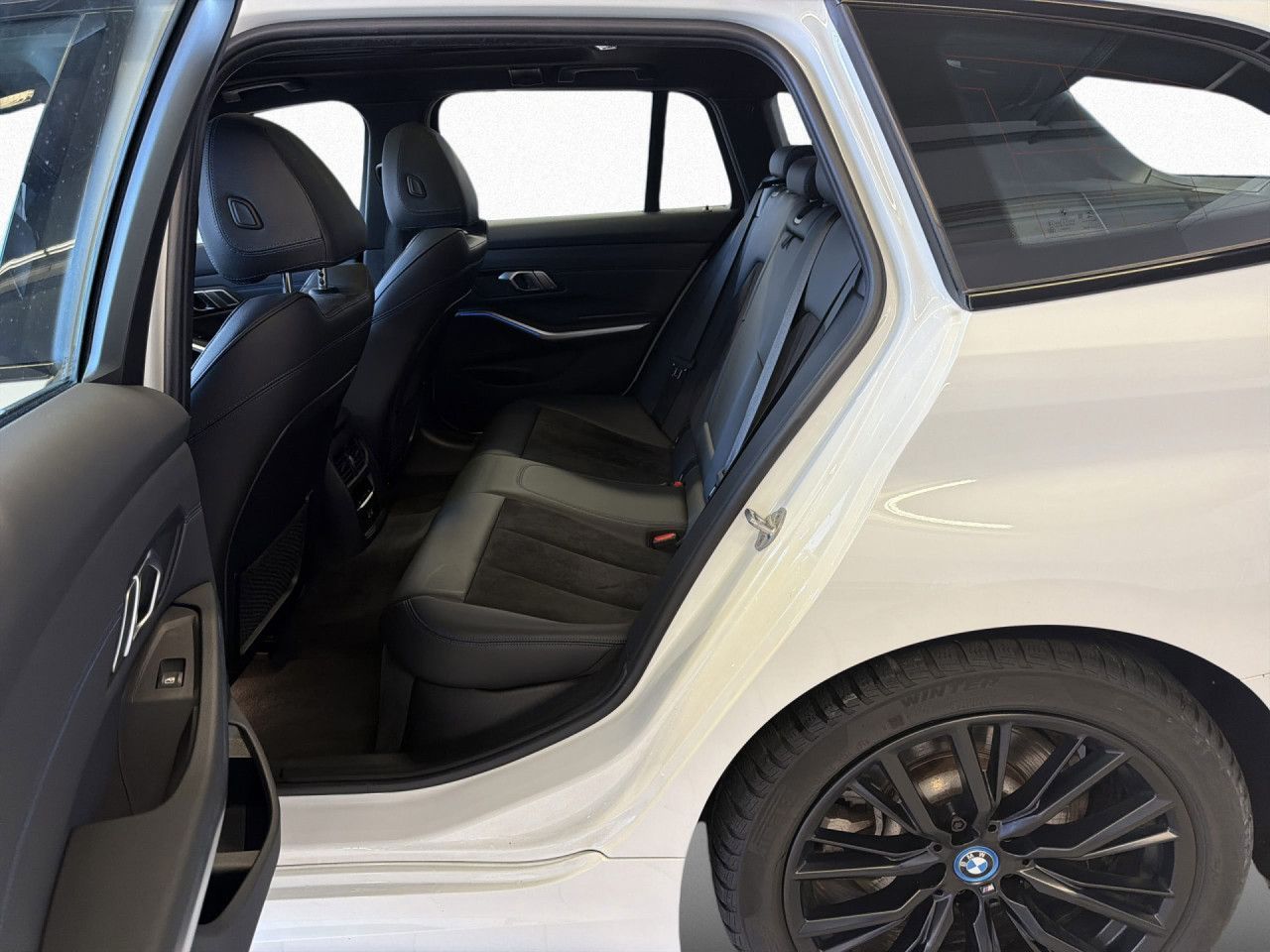 BMW 330e Touring M Sport AHK,Pano,HuD,HiFi,Kam,St+Go foto 12