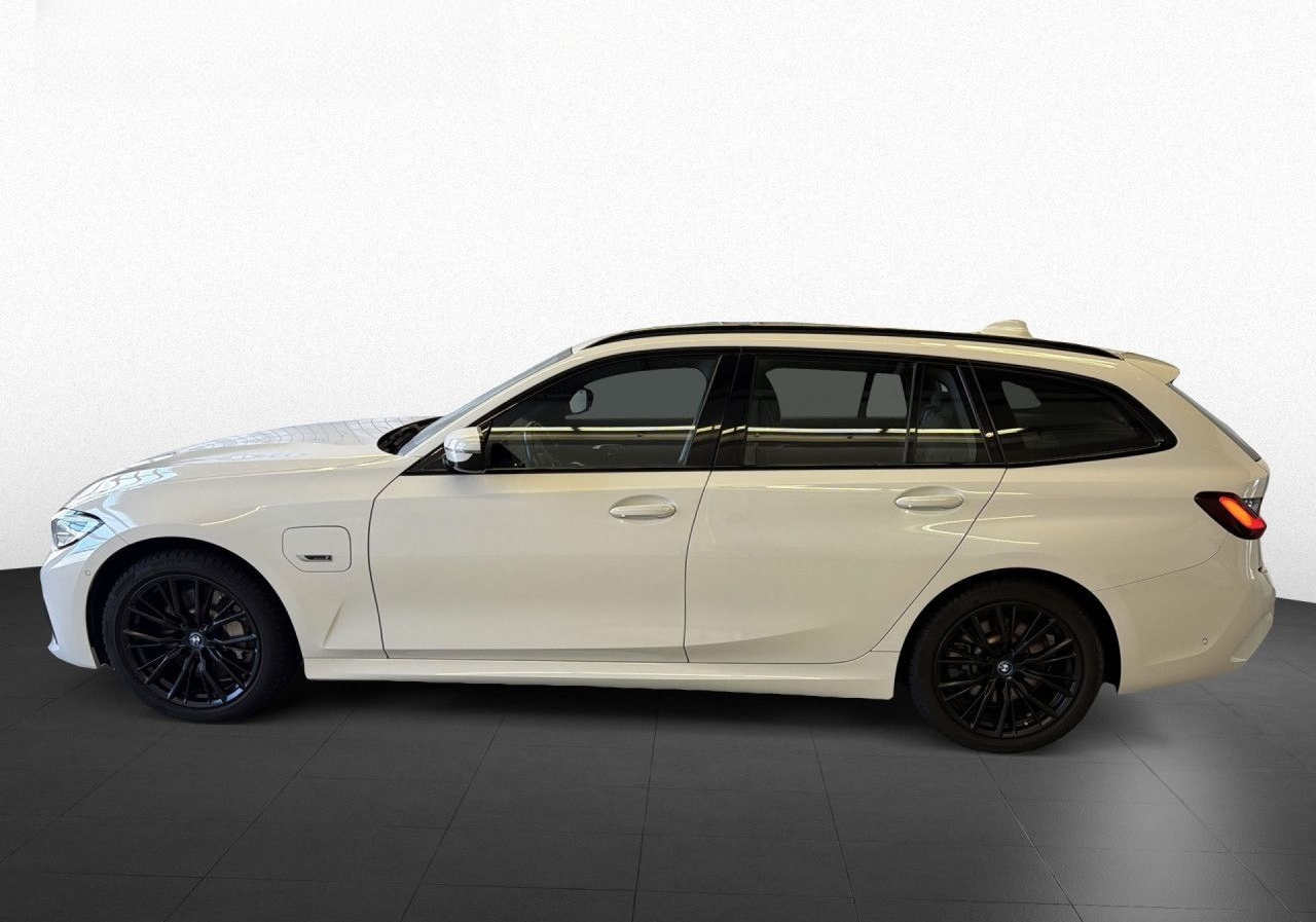 BMW 330e Touring M Sport AHK,Pano,HuD,HiFi,Kam,St+Go foto 9