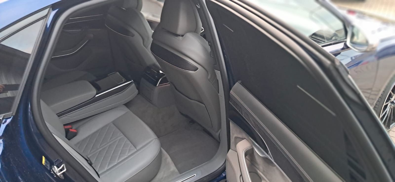 Audi S8 4.0 TFSI quattro foto 12