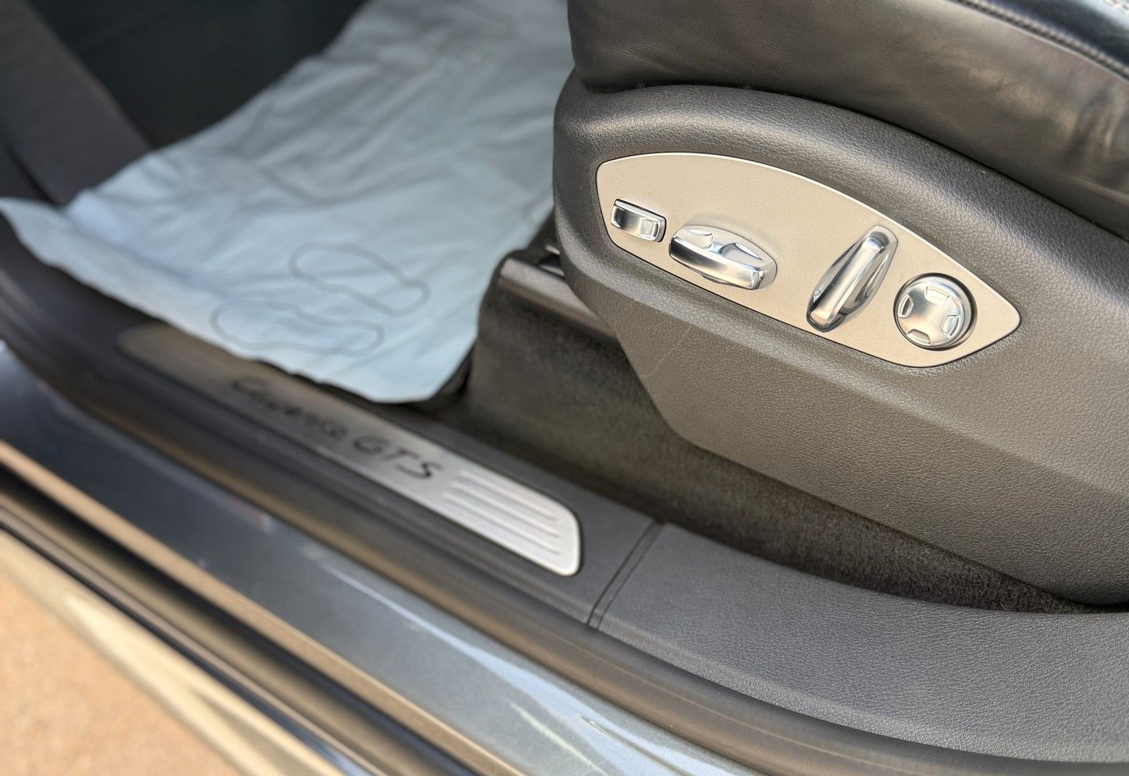 Porsche CAYENNE GTS PANO SPORT-DESIGN 1.HAND LEDER foto 14