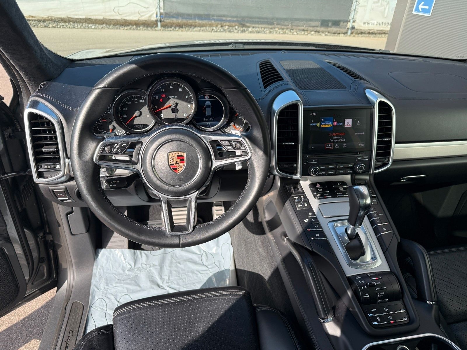 Porsche CAYENNE GTS PANO SPORT-DESIGN 1.HAND LEDER foto 15