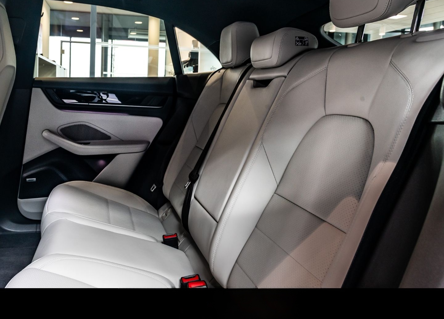 Porsche Macan Luft AR-HeadUp DriveAssist Volllederpaket foto 18