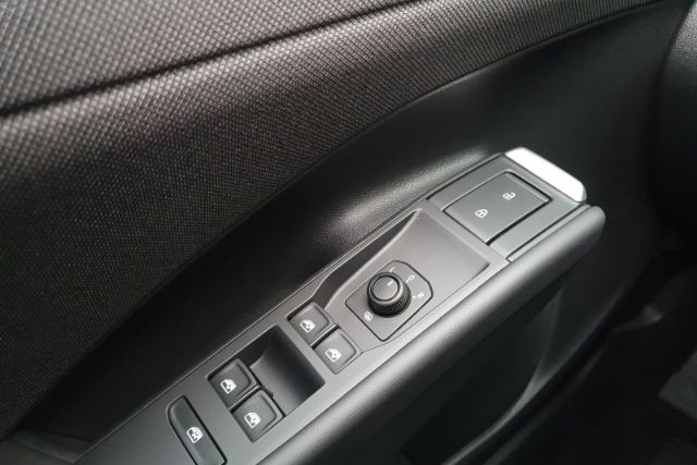 Volkswagen T-Roc eTSI DSG Trend AHK LED ACC App Connect foto 18