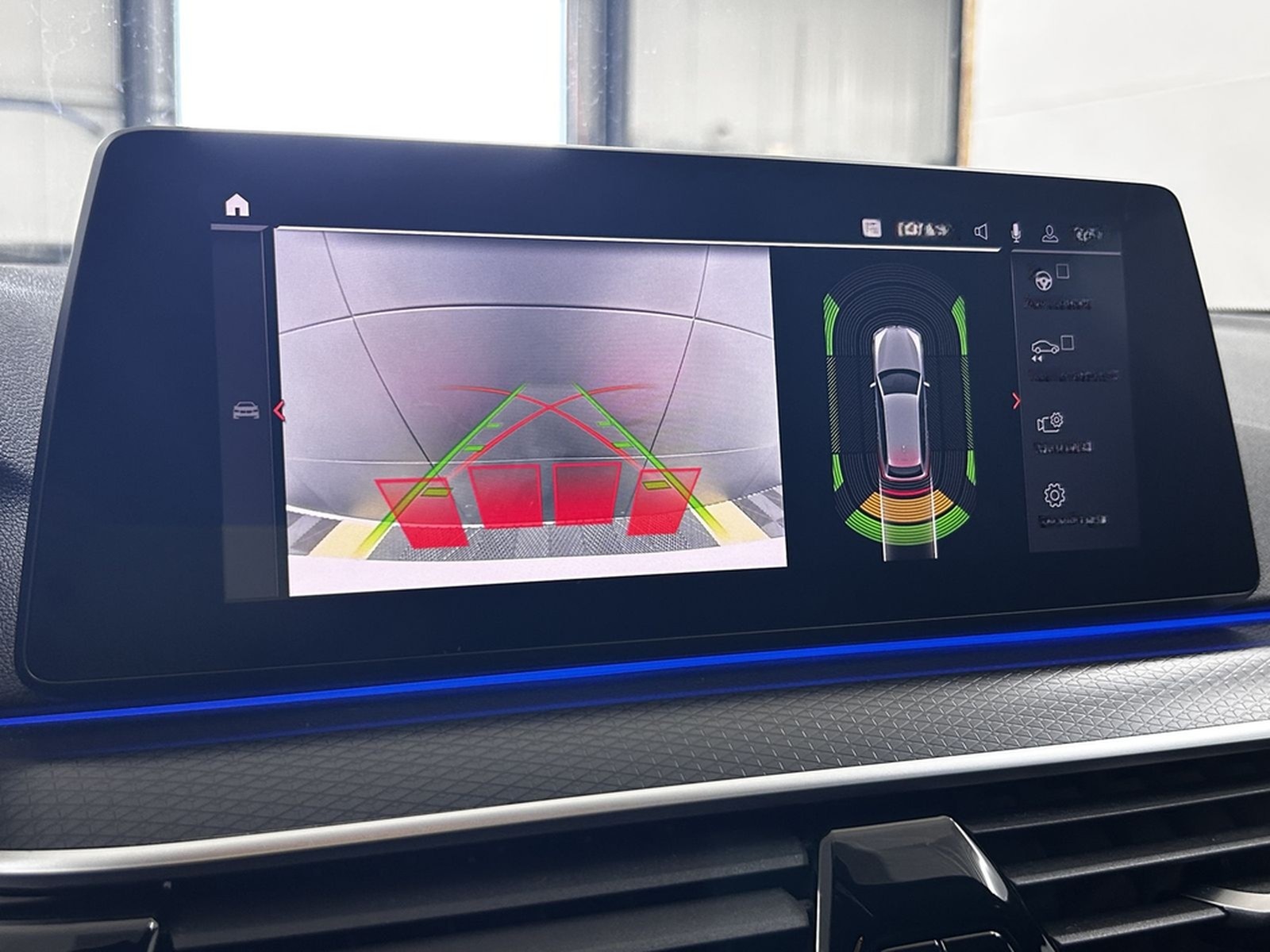 BMW 520 i M Sport+Pano+Laser+Ambiente+Memory+Kam+HUD foto 16