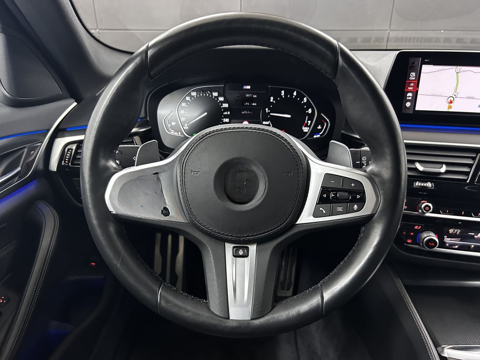 BMW 520 i M Sport+Pano+Laser+Ambiente+Memory+Kam+HUD foto 27