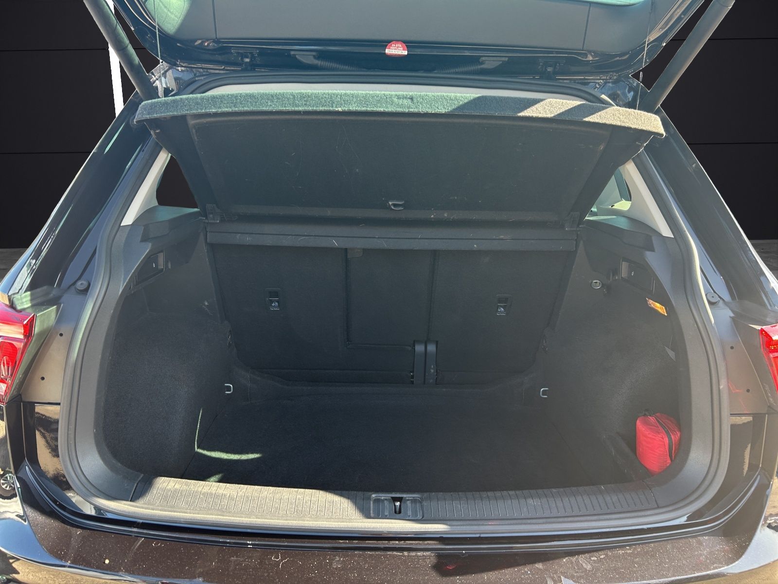 Volkswagen Tiguan Life TDI DSG 4M LED ACC AHK LRHzg SH Rear foto 13