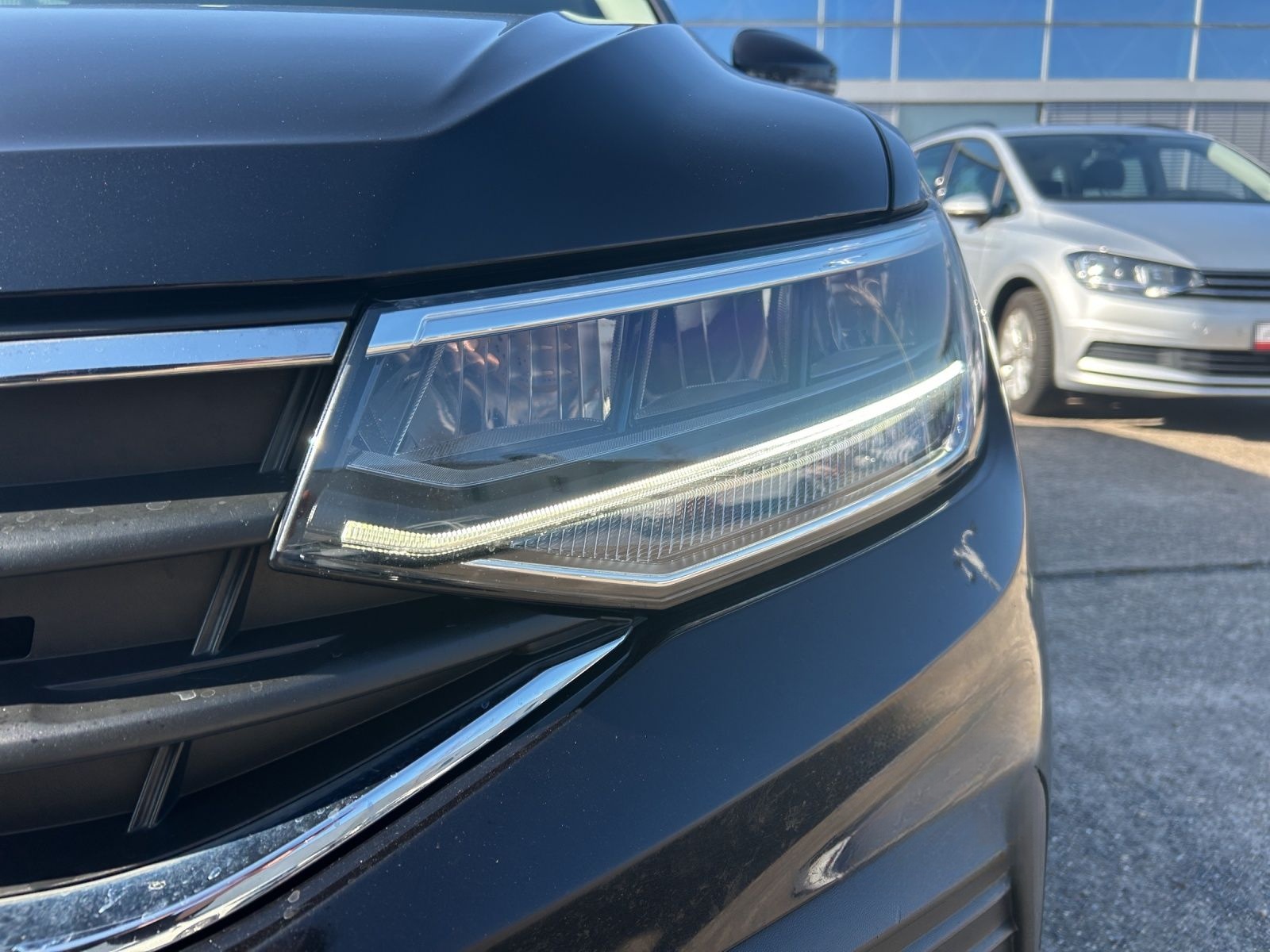 Volkswagen Tiguan Life TDI DSG 4M LED ACC AHK LRHzg SH Rear foto 23