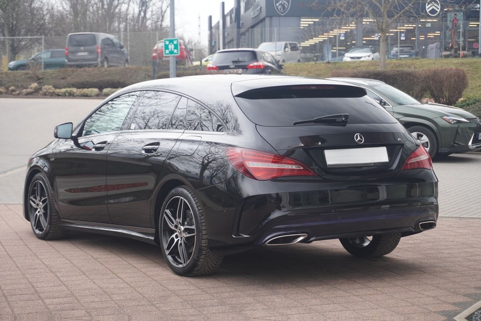 Mercedes-Benz CLA 220 SB AMG Line 4Matic LED Navi Totwinkel foto 3