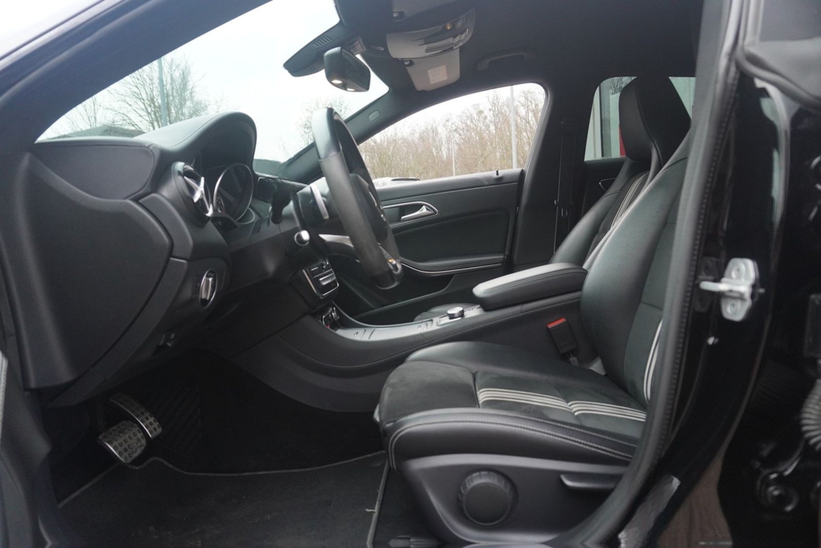Mercedes-Benz CLA 220 SB AMG Line 4Matic LED Navi Totwinkel foto 28