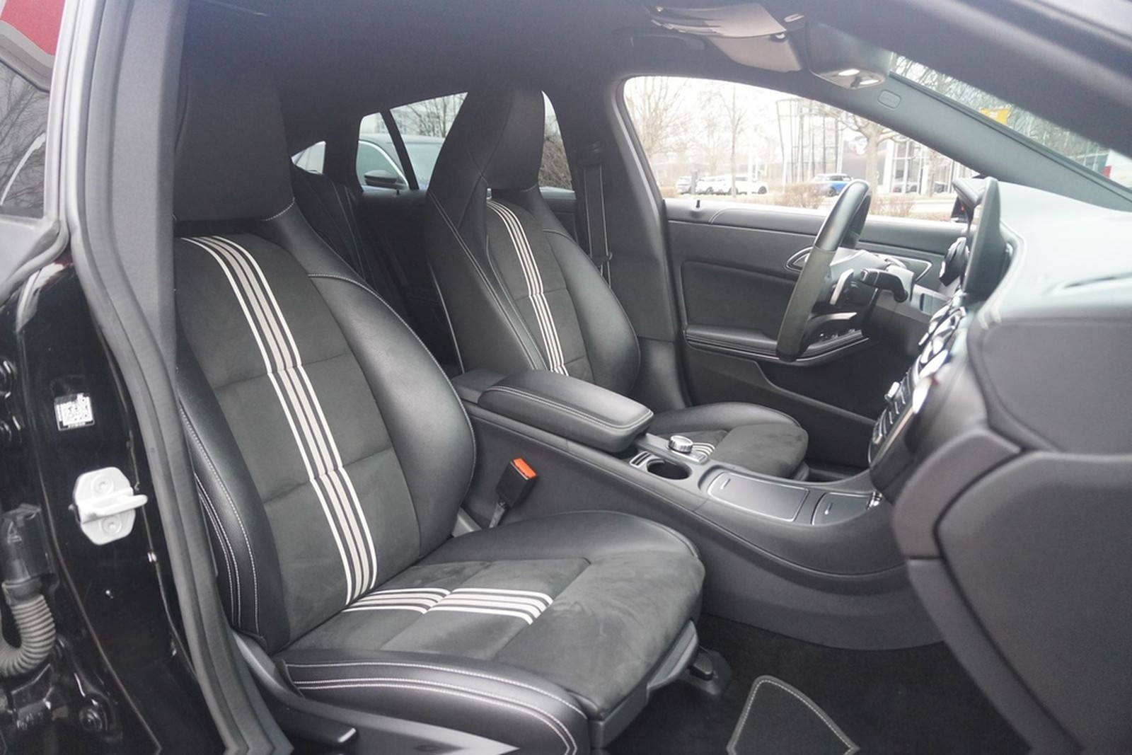 Mercedes-Benz CLA 220 SB AMG Line 4Matic LED Navi Totwinkel foto 30