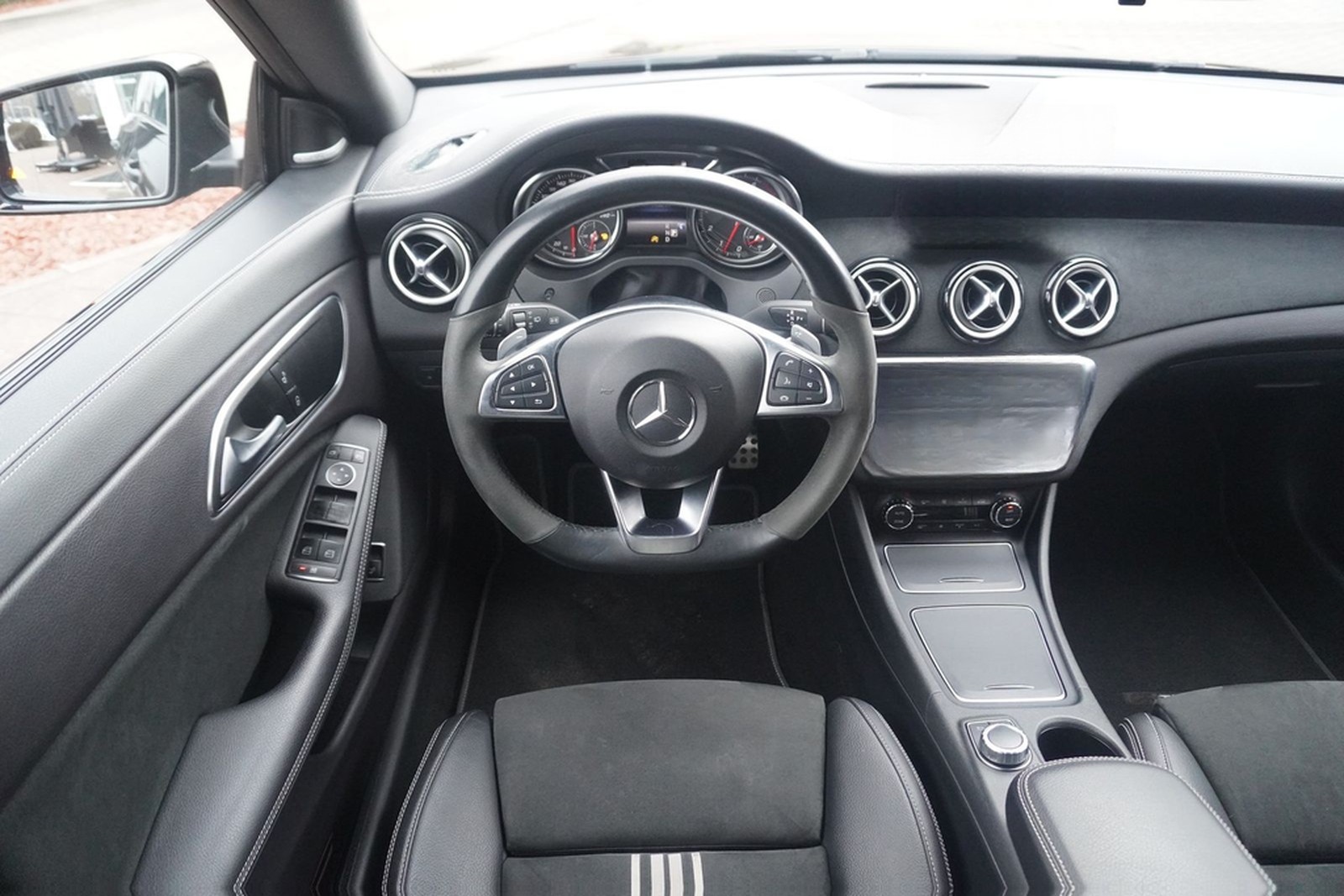 Mercedes-Benz CLA 220 SB AMG Line 4Matic LED Navi Totwinkel foto 9