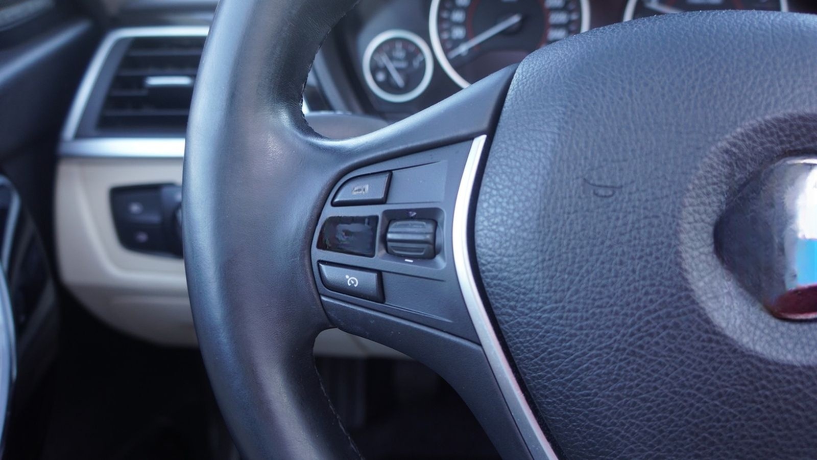 BMW 318d Touring Sport Line LED Panorama Head-Up AHK foto 18