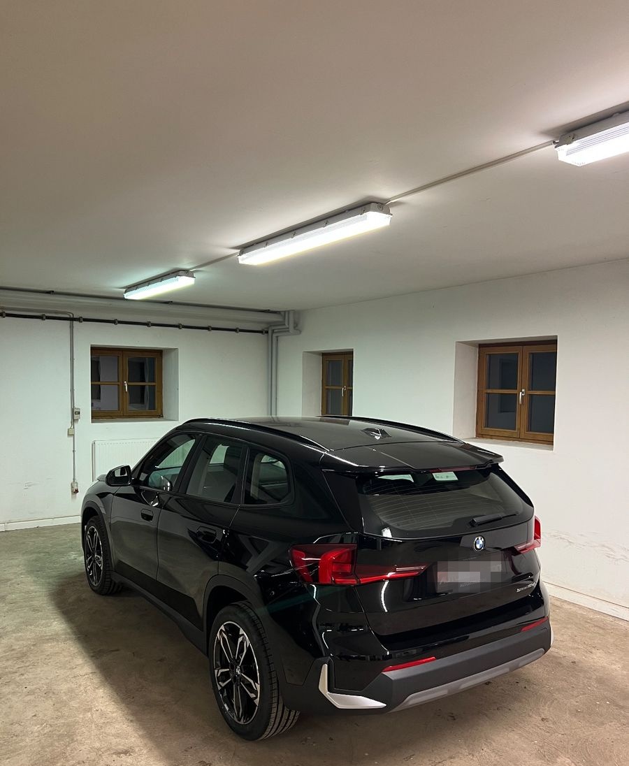 BMW X1 sDrive18d*Navi*AHK*19 Zoll M-Paket*Ambientb.* foto 4
