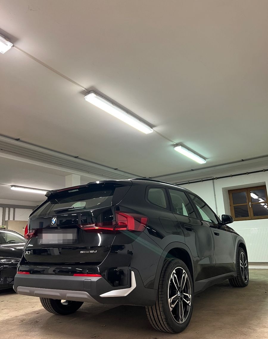 BMW X1 sDrive18d*Navi*AHK*19 Zoll M-Paket*Ambientb.* foto 6