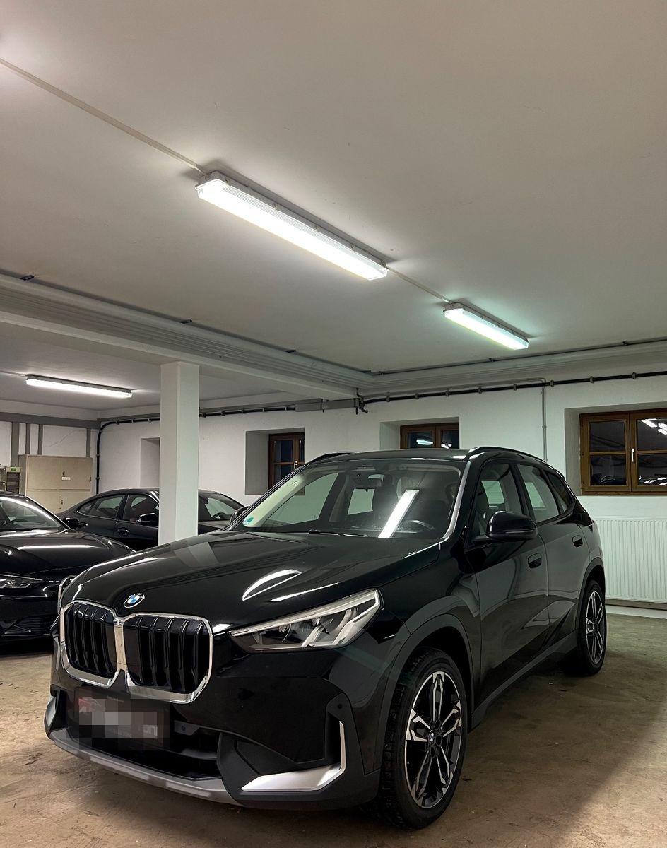 BMW X1 sDrive18d*Navi*AHK*19 Zoll M-Paket*Ambientb.* foto 7