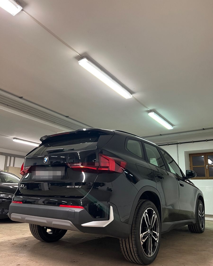 BMW X1 sDrive18d*Navi*AHK*19 Zoll M-Paket*Ambientb.* foto 10