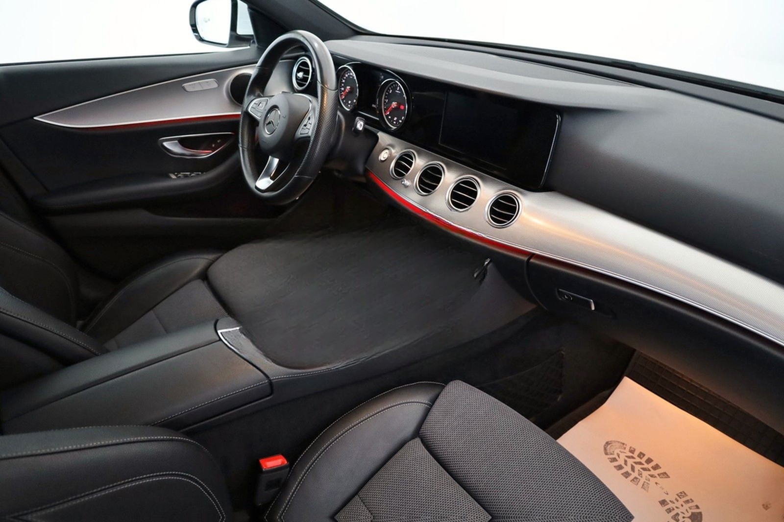 Mercedes-Benz E 220d T T.Leder,Navi,LED,SD,Kamera,SH,PDC,SR+WR foto 3