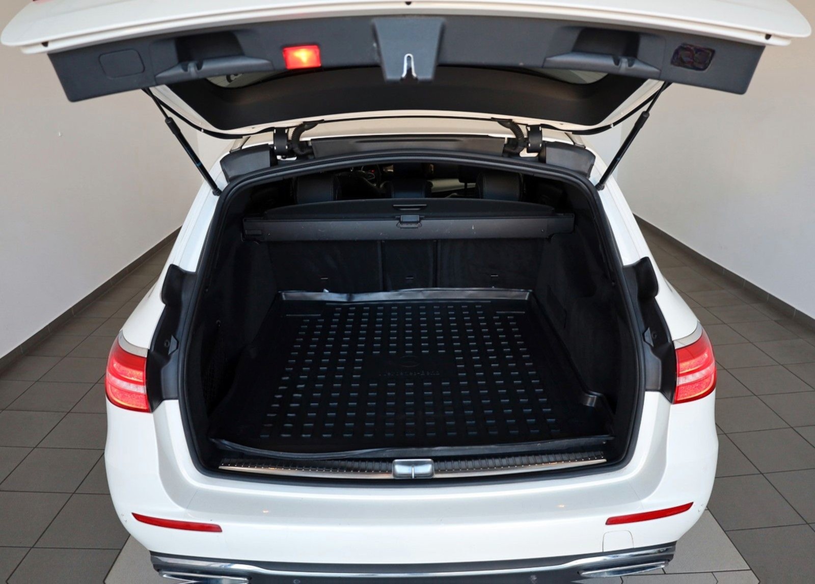 Mercedes-Benz E 220d T T.Leder,Navi,LED,SD,Kamera,SH,PDC,SR+WR foto 25