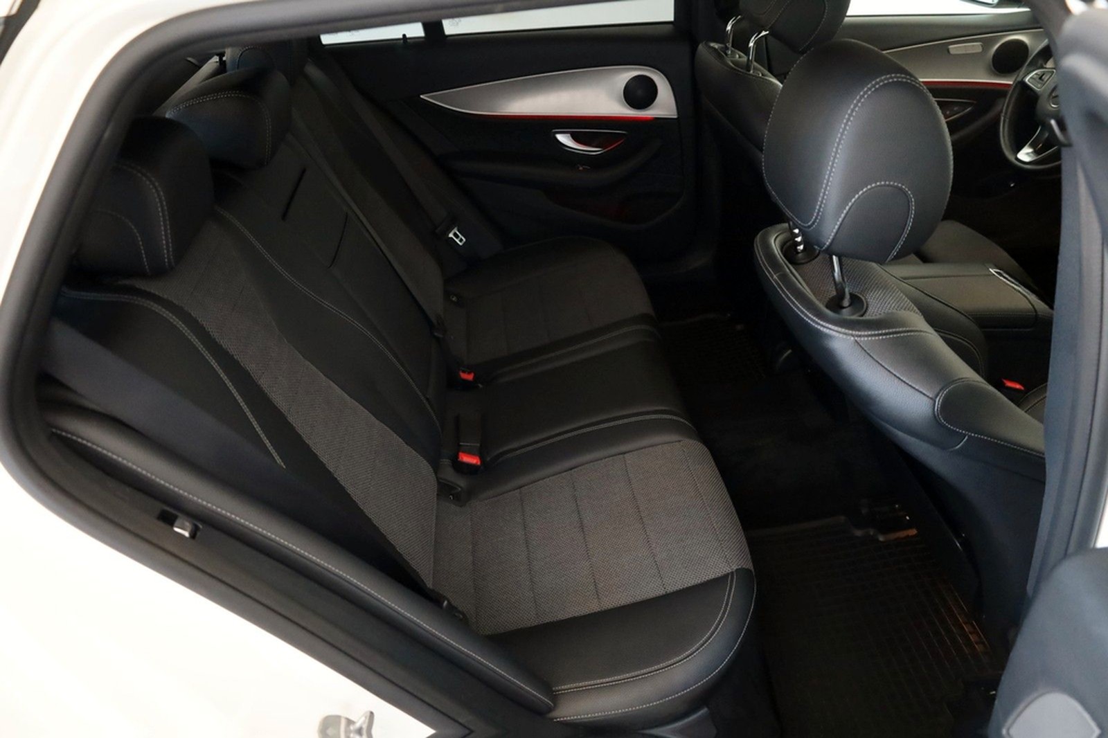 Mercedes-Benz E 220d T T.Leder,Navi,LED,SD,Kamera,SH,PDC,SR+WR foto 7