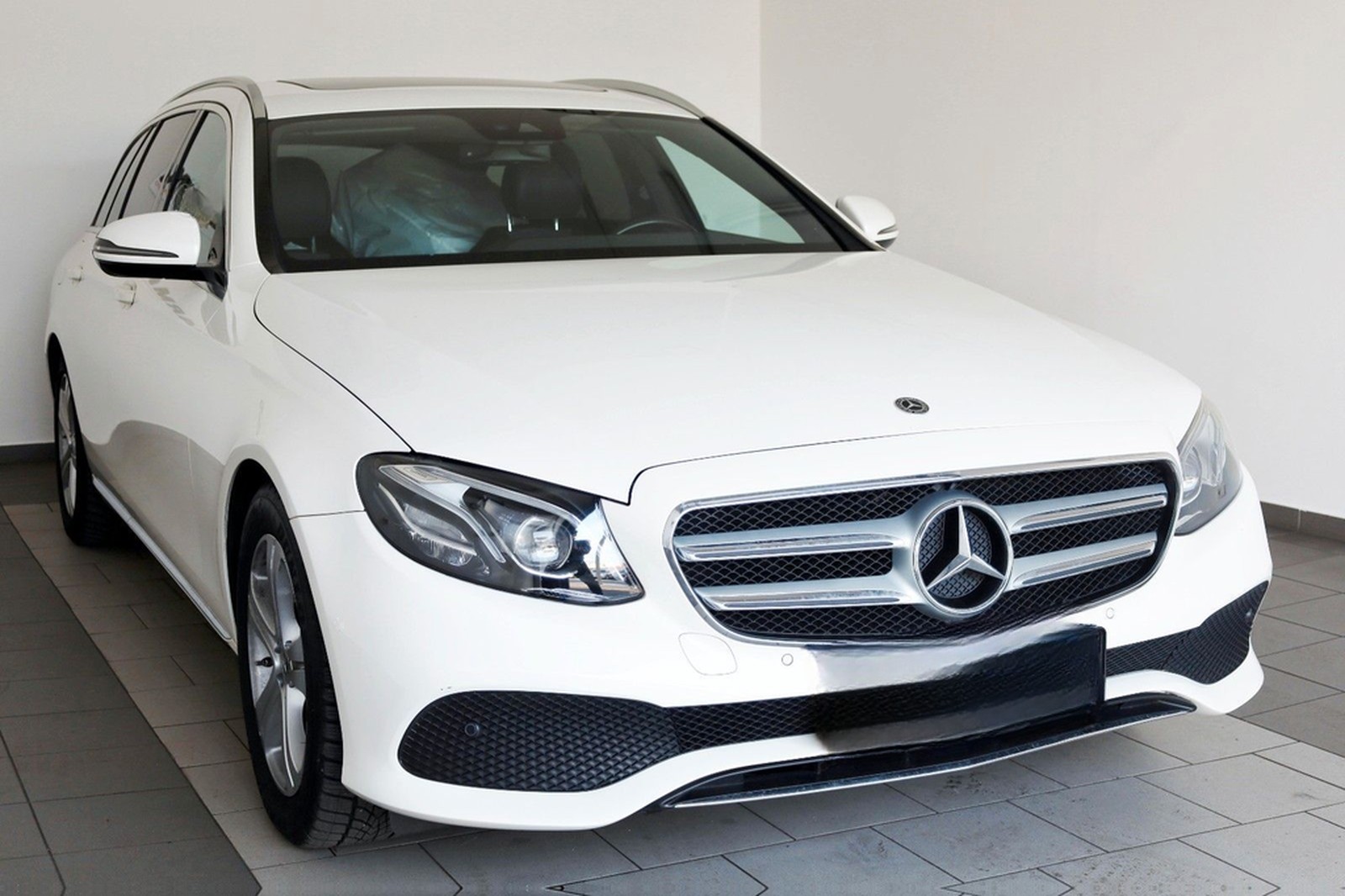 Mercedes-Benz E 220d T T.Leder,Navi,LED,SD,Kamera,SH,PDC,SR+WR foto 8