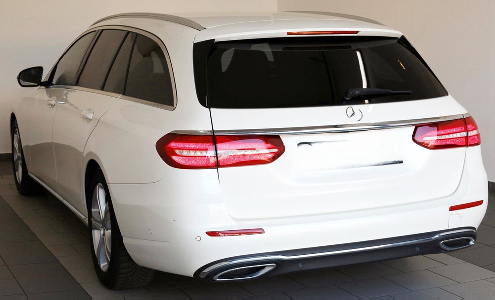 Mercedes-Benz E 220d T T.Leder,Navi,LED,SD,Kamera,SH,PDC,SR+WR foto 9