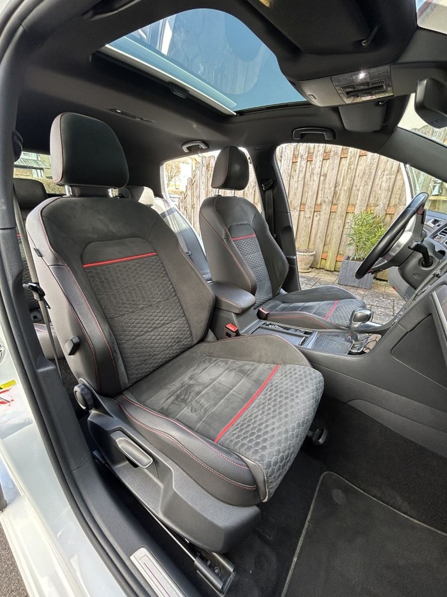 Volkswagen Golf 2.0 TSI GTI Performance, DSG, Panoramadach foto 13