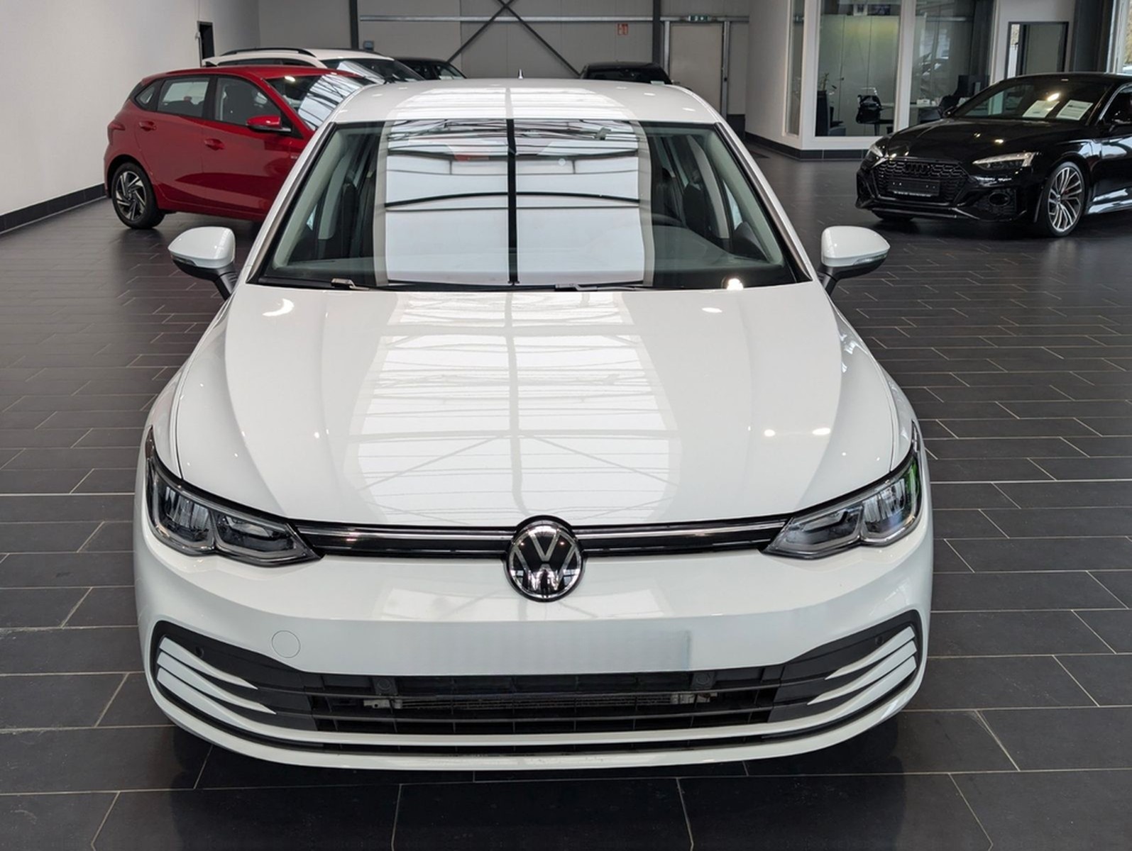 Volkswagen Golf 2.0 TDI SCR DSG Life foto 3