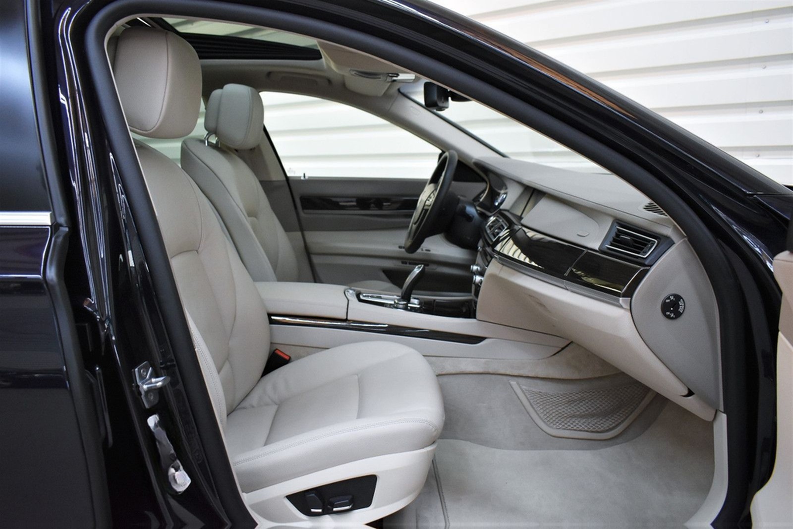 BMW 740d xDrive+1.Hand+Bi-Xenon+Kamera+Memory+AHK foto 13