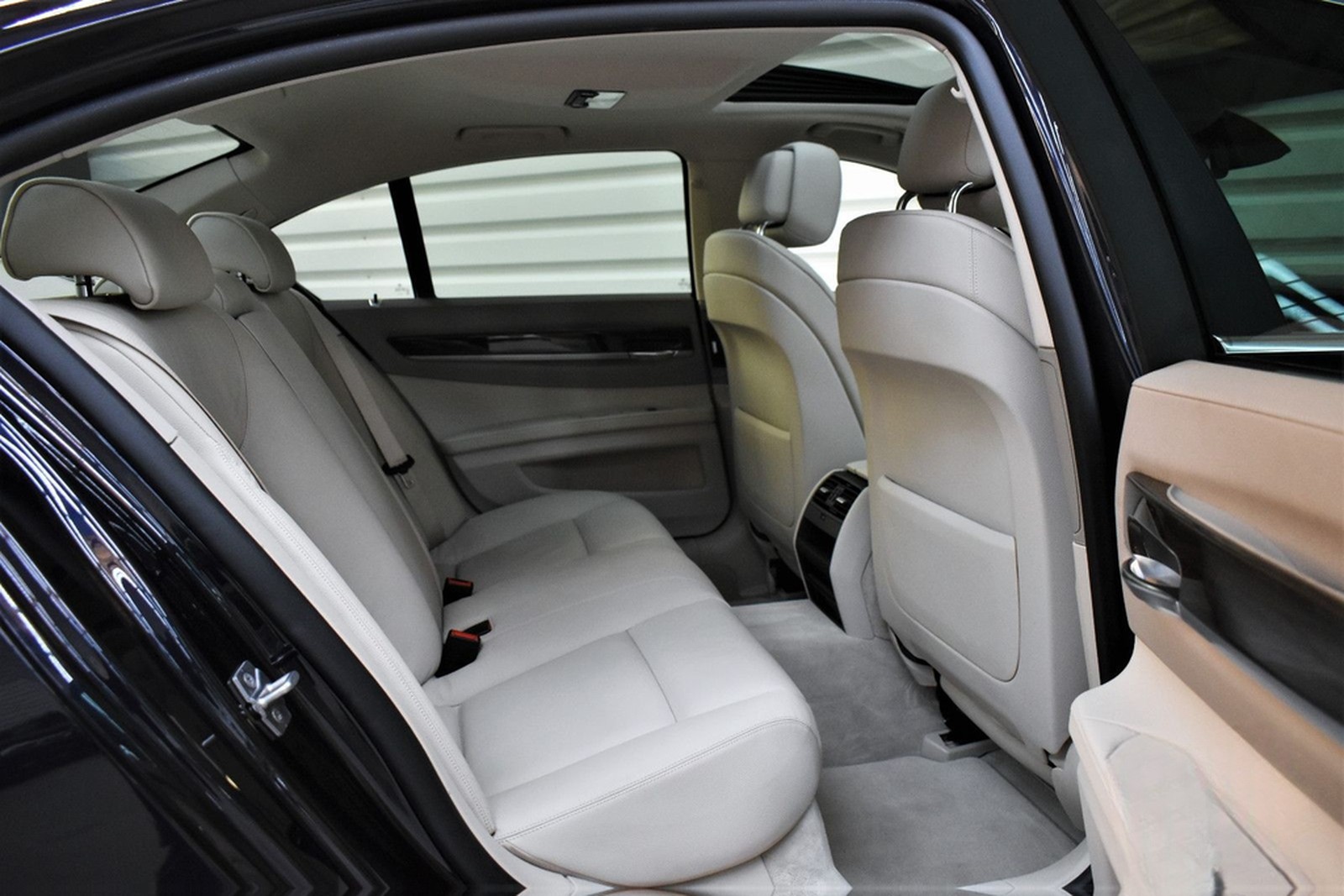 BMW 740d xDrive+1.Hand+Bi-Xenon+Kamera+Memory+AHK foto 14